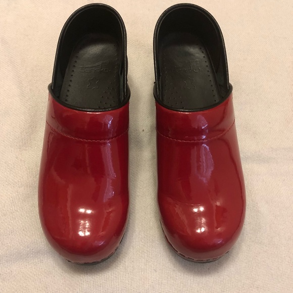 red patent dansko clogs